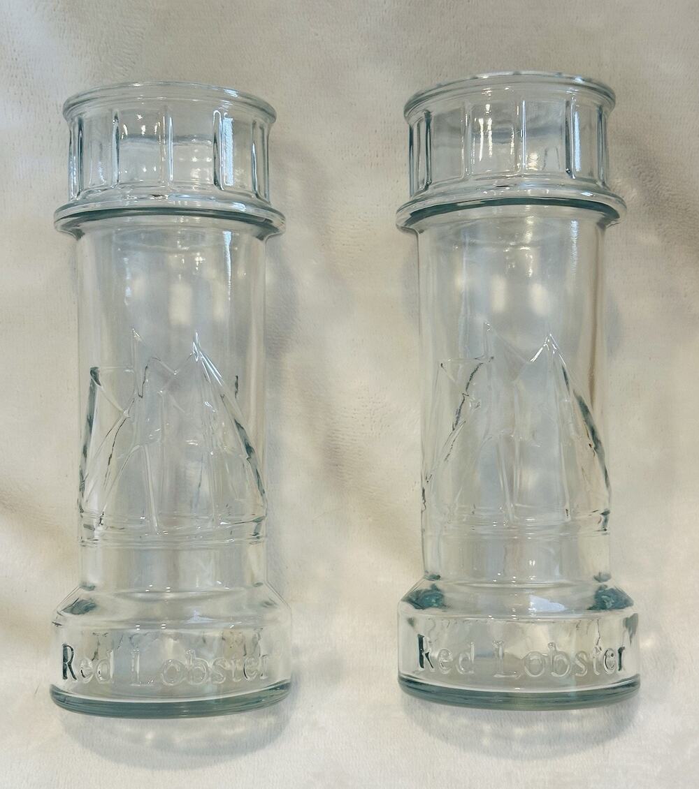 Red Lobster Lighthouse Drinking Glasses 8" Tall Clear Swirl Glass VTG Lot Of 2